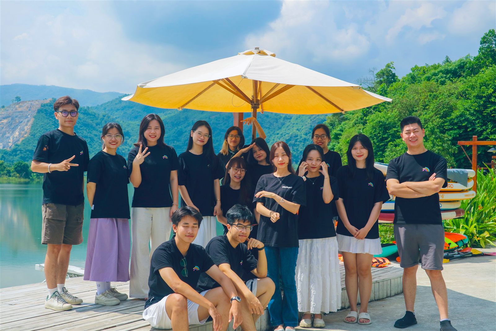 Offsite bên hồ